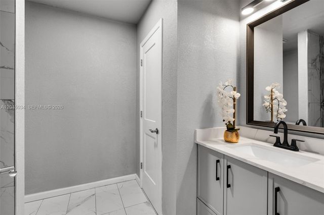 1246 Fisherman St, Opa-locka, FL 33054