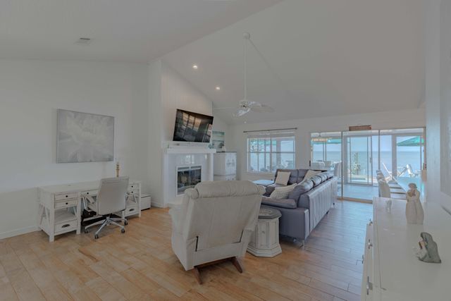 5756 E Bay Boulevard, Gulf Breeze, FL 32563