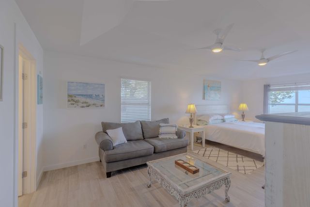 5756 E Bay Boulevard, Gulf Breeze, FL 32563