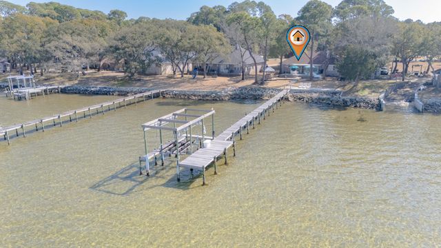 5756 E Bay Boulevard, Gulf Breeze, FL 32563