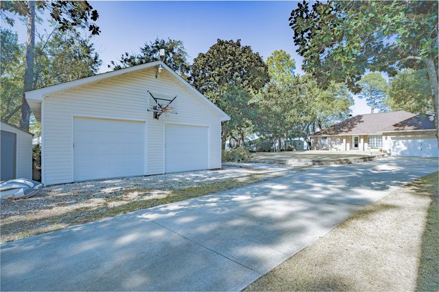 5756 E Bay Boulevard, Gulf Breeze, FL 32563