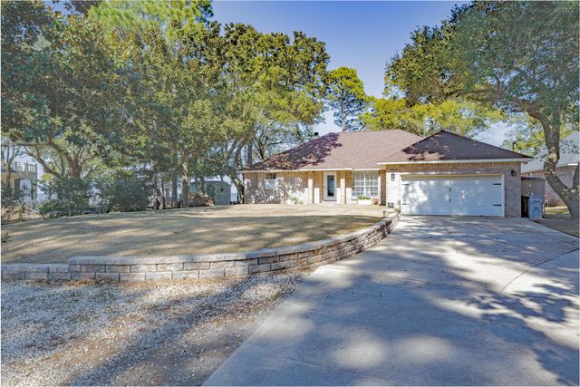 5756 E Bay Boulevard, Gulf Breeze, FL 32563