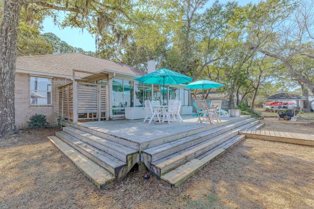 5756 E Bay Boulevard, Gulf Breeze, FL 32563