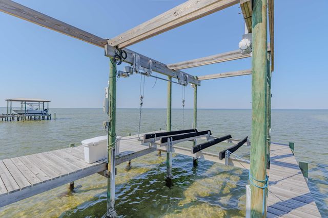 5756 E Bay Boulevard, Gulf Breeze, FL 32563