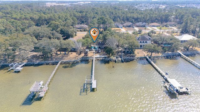 5756 E Bay Boulevard, Gulf Breeze, FL 32563