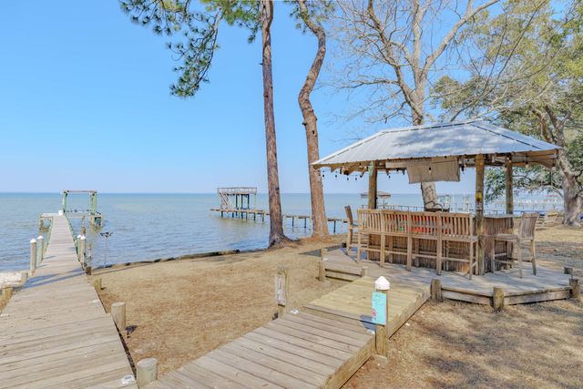5756 E Bay Boulevard, Gulf Breeze, FL 32563