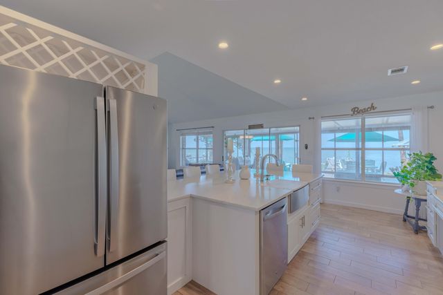 5756 E Bay Boulevard, Gulf Breeze, FL 32563