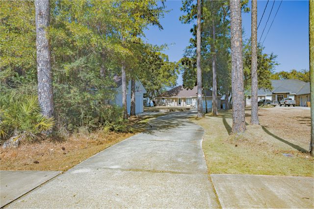 5756 E Bay Boulevard, Gulf Breeze, FL 32563