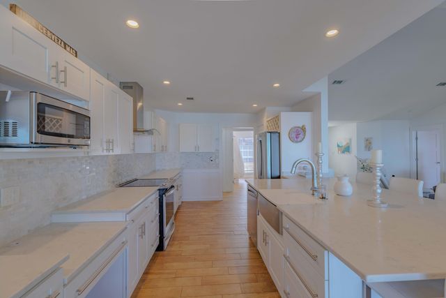 5756 E Bay Boulevard, Gulf Breeze, FL 32563