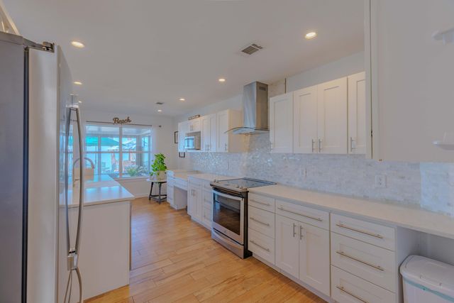 5756 E Bay Boulevard, Gulf Breeze, FL 32563