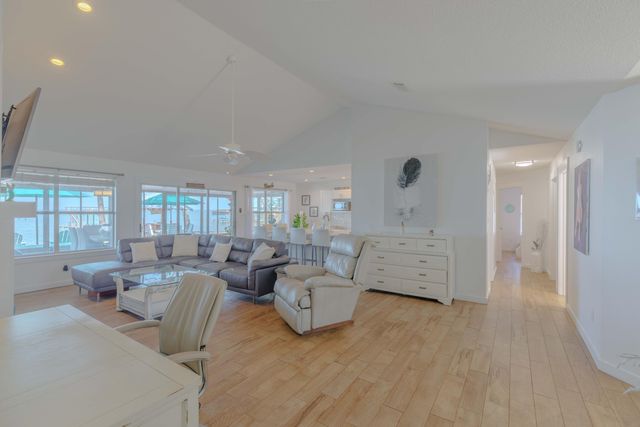 5756 E Bay Boulevard, Gulf Breeze, FL 32563