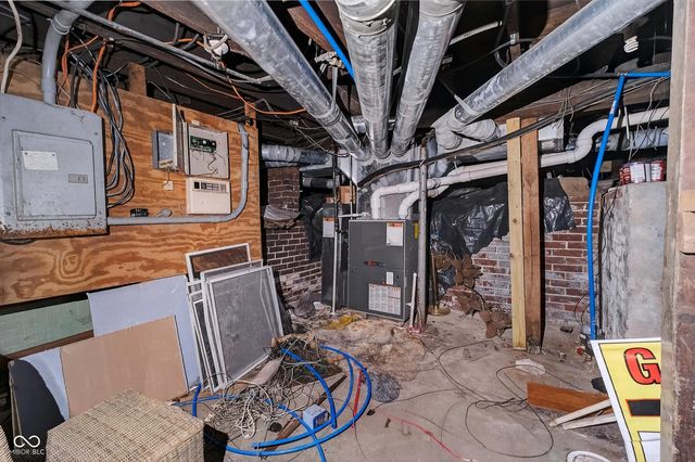 2446 Carrollton Avenue, Indianapolis, IN 46205