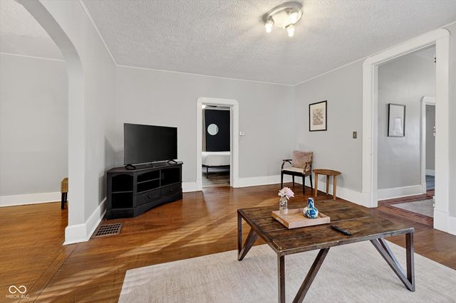 2446 Carrollton Avenue, Indianapolis, IN 46205