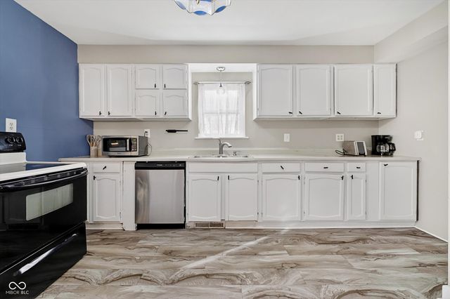 2446 Carrollton Avenue, Indianapolis, IN 46205