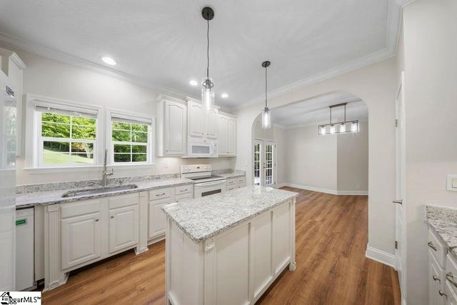 107 Buttercup Court, Westminster, SC 29693