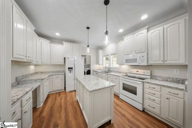 107 Buttercup Court, Westminster, SC 29693