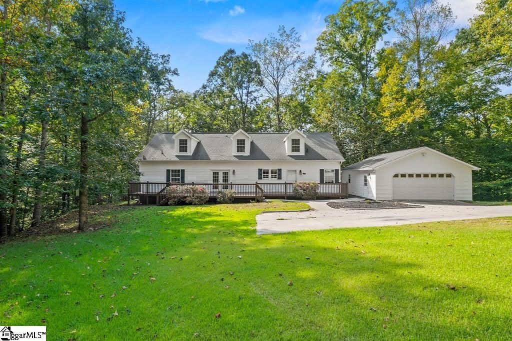 107 Buttercup Court, Westminster, SC 29693