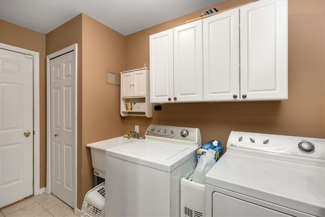 2255 Crystal Crossing Drive, Howell, MI 48843