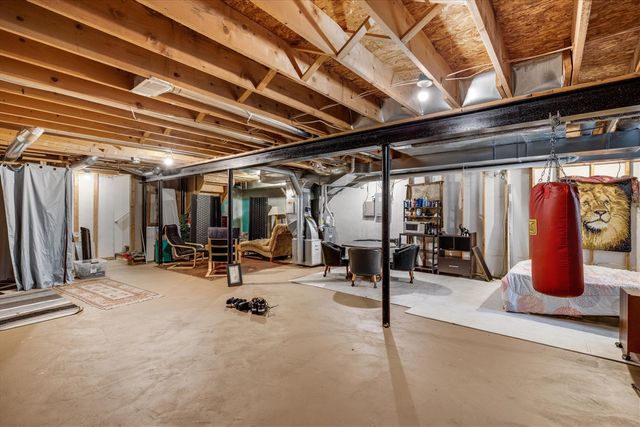 2255 Crystal Crossing Drive, Howell, MI 48843