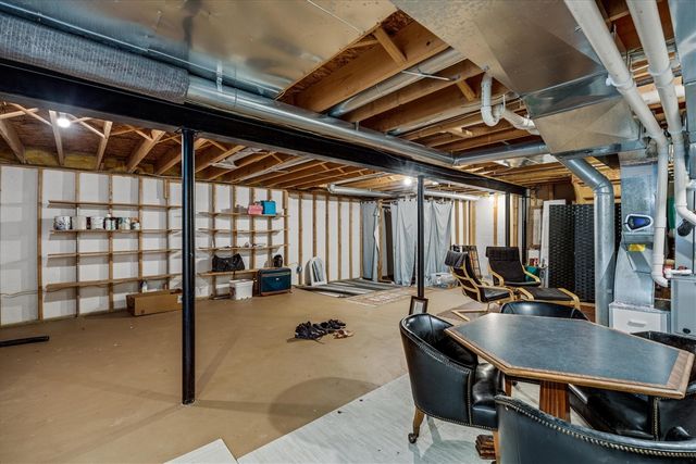 2255 Crystal Crossing Drive, Howell, MI 48843