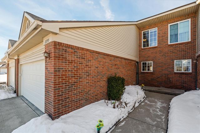 2255 Crystal Crossing Drive, Howell, MI 48843