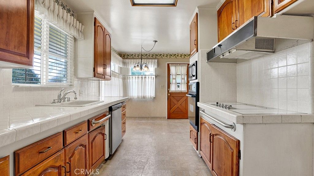 11631 Blue Jay, Garden Grove, CA 92841 — photo 4