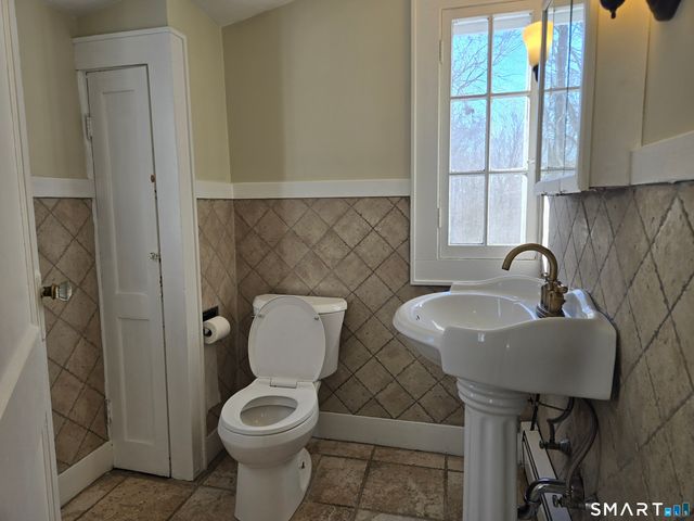 623 Elm Street, Monroe, CT 06468