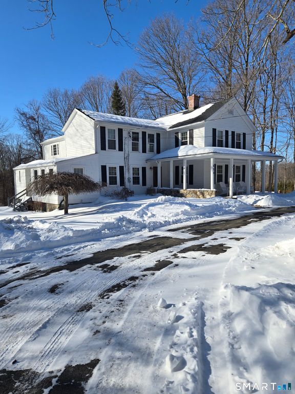 623 Elm Street, Monroe, CT 06468