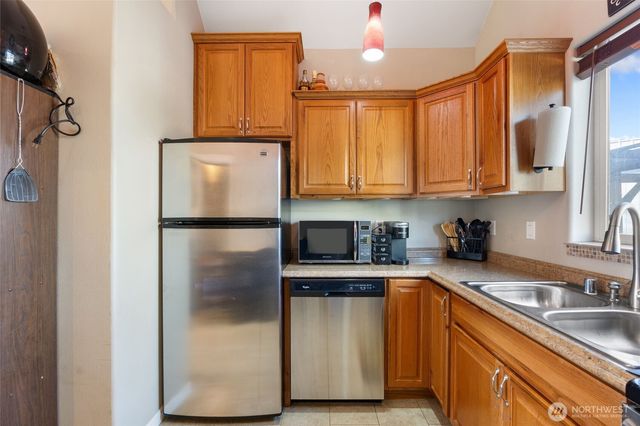 1042 W Charlotte Street, Moses Lake, WA 98837