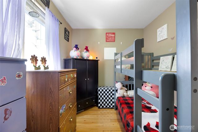 1042 W Charlotte Street, Moses Lake, WA 98837