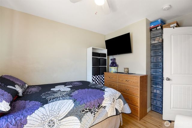 1042 W Charlotte Street, Moses Lake, WA 98837