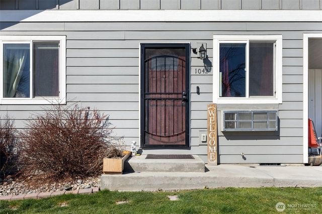 1042 W Charlotte Street, Moses Lake, WA 98837