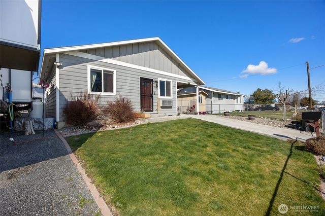 1042 W Charlotte Street, Moses Lake, WA 98837