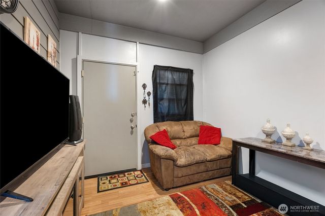 1042 W Charlotte Street, Moses Lake, WA 98837