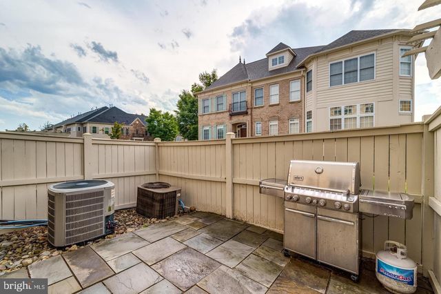 24909 PINEBROOK RD, Chantilly, VA 20152
