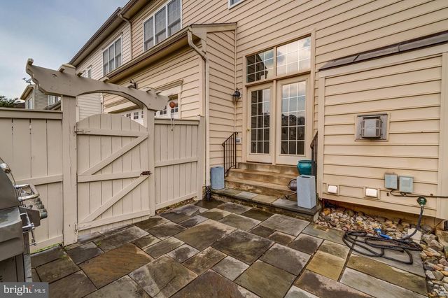24909 PINEBROOK RD, Chantilly, VA 20152
