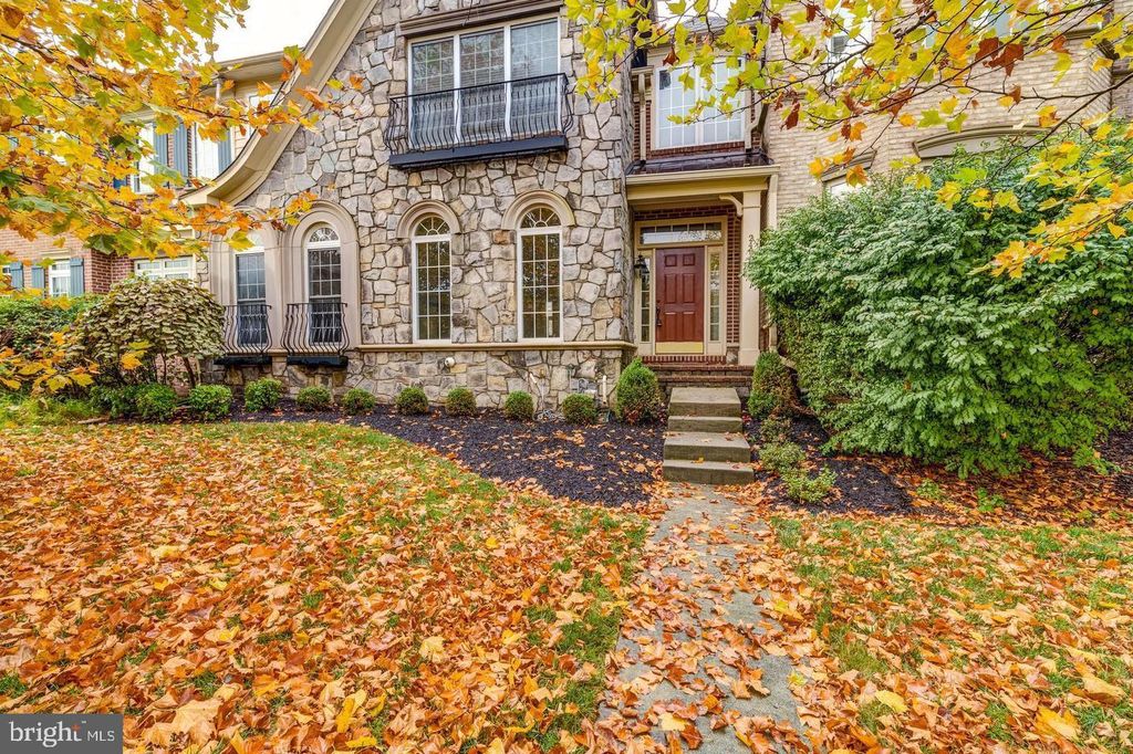 24909 PINEBROOK RD, Chantilly, VA 20152
