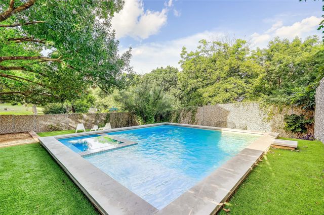 2000 Kenwood Ave, Austin, TX 78704