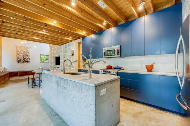 2000 Kenwood Ave, Austin, TX 78704