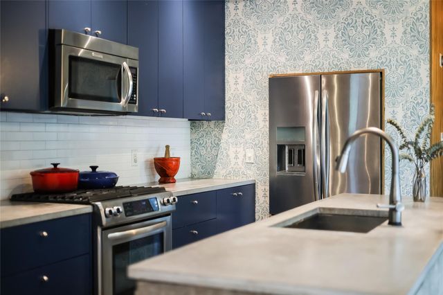 2000 Kenwood Ave, Austin, TX 78704