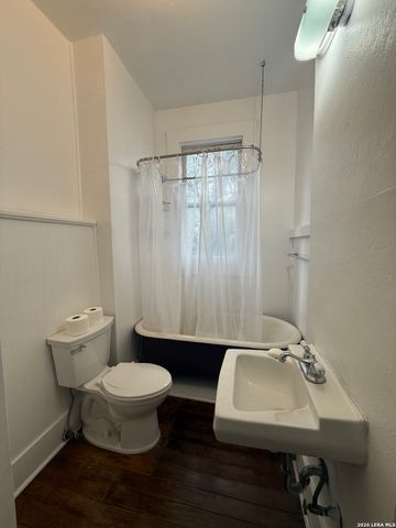 111 Leigh St Apt 2, San Antonio, TX 78210