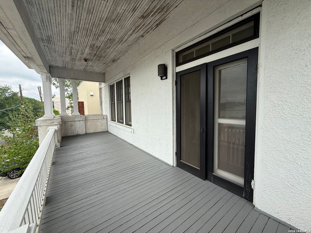 111 Leigh St Apt 2, San Antonio, TX 78210