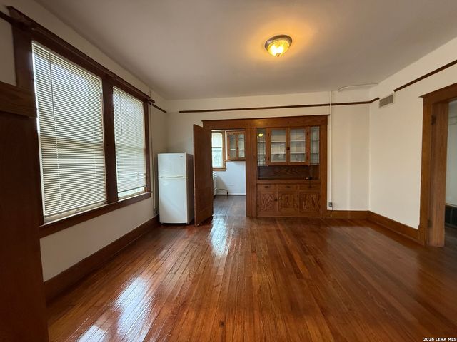 111 Leigh St Apt 2, San Antonio, TX 78210