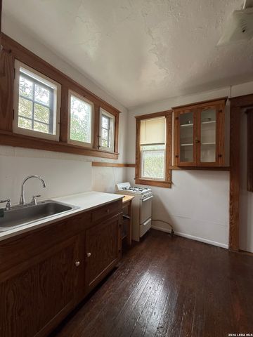 111 Leigh St Apt 2, San Antonio, TX 78210