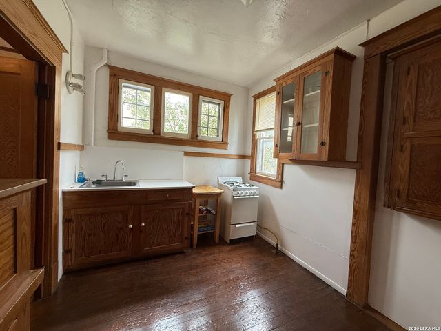 111 Leigh St Apt 2, San Antonio, TX 78210