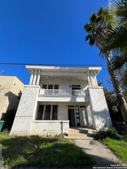 111 Leigh St Apt 2, San Antonio, TX 78210