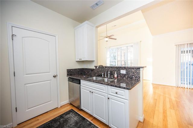 712 Guildford MEWS, Chesapeake, VA 23320