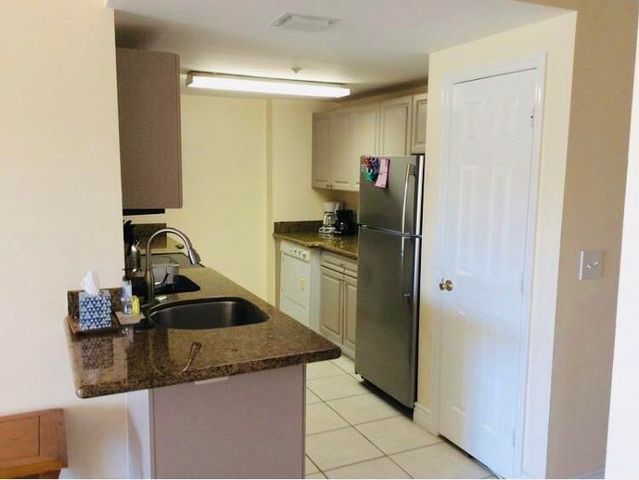 2100 Greenview Shores Boulevard 518, Wellington, FL 33414