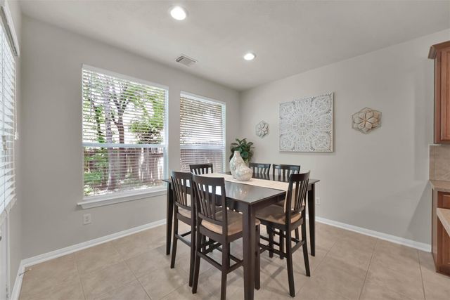 15 Aquiline Oaks Place, The Woodlands, TX 77382