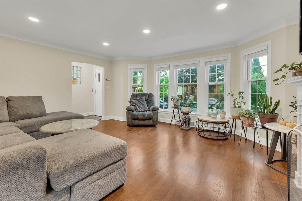 6219 W Holbrook Street, Chicago, IL 60646 — photo 5